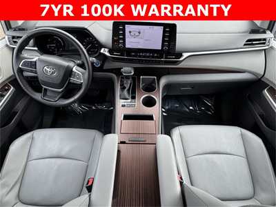 2023 Toyota Sienna, $42999. Photo 9
