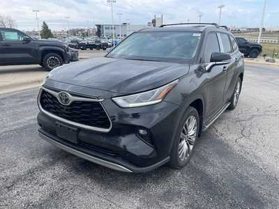 2021 Toyota Highlander, $43499. Photo 3