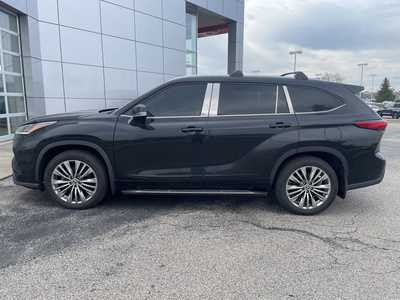 2021 Toyota Highlander, $43499. Photo 4