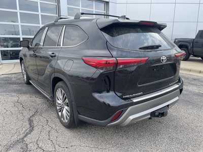 2021 Toyota Highlander, $43499. Photo 5