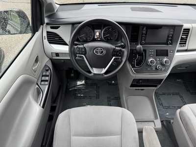 2019 Toyota Sienna, $28499. Photo 7