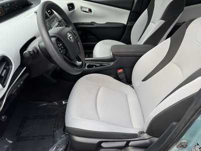 2019 Toyota Prius, $21599. Photo 4