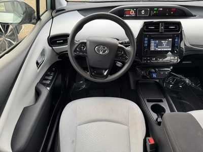2019 Toyota Prius, $21599. Photo 6