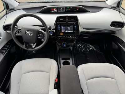 2019 Toyota Prius, $21599. Photo 7