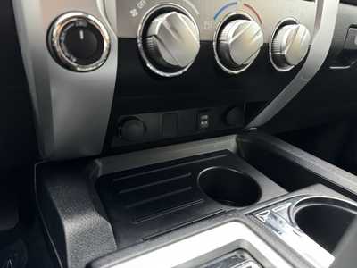 2018 Toyota Tundra Crew Cab, $28999. Photo 10