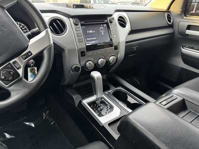 2018 Toyota Tundra Crew Cab, $28999. Photo 11