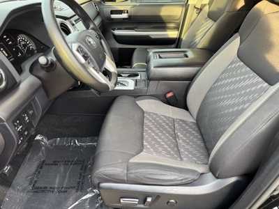 2018 Toyota Tundra Crew Cab, $28999. Photo 4