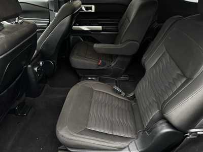 2020 Ford Explorer, $23499. Photo 5