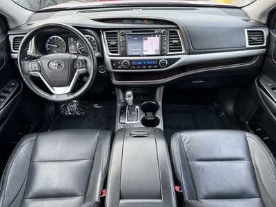 2015 Toyota Highlander, $20997. Photo 11