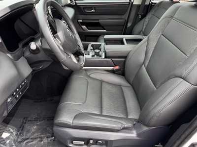 2024 Toyota Tundra Crew Cab, $59500. Photo 4