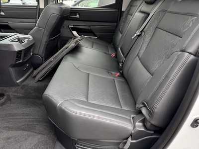 2024 Toyota Tundra Crew Cab, $59500. Photo 6