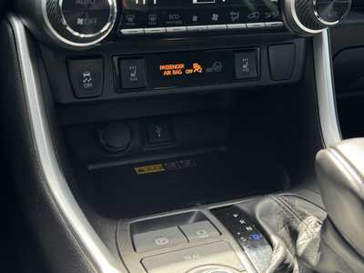 2022 Toyota RAV4, $34999. Photo 10