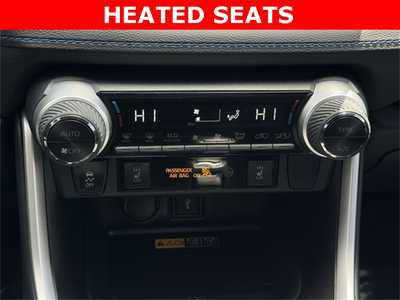 2022 Toyota RAV4, $34999. Photo 9