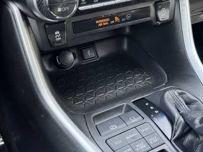 2020 Toyota RAV4, $26599. Photo 10