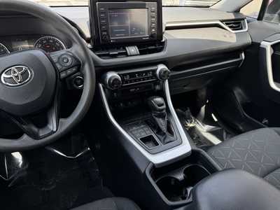 2020 Toyota RAV4, $26599. Photo 12
