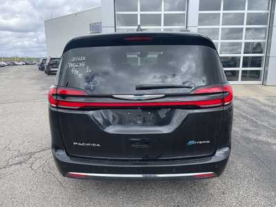 2021 Chrysler Pacifica, $23999. Photo 6
