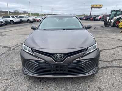 2018 Toyota Camry, $18297. Photo 2