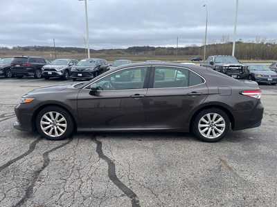 2018 Toyota Camry, $18297. Photo 4