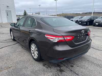 2018 Toyota Camry, $18297. Photo 5