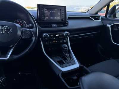 2020 Toyota RAV4, $28299. Photo 12