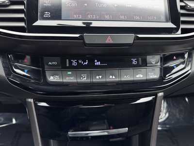 2016 Honda Accord, $17500. Photo 9