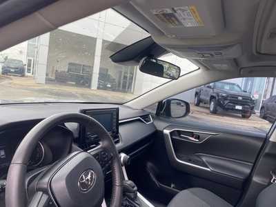 2021 Toyota RAV4, $31499. Photo 10