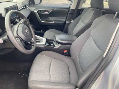 2021 Toyota RAV4, $31499. Photo 9