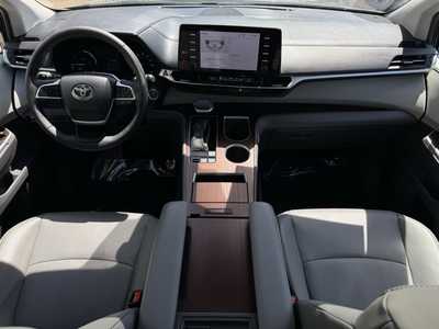 2022 Toyota Sienna, $46799. Photo 10
