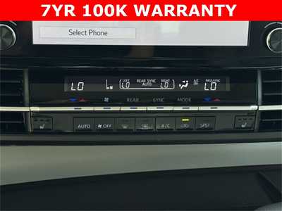 2022 Toyota Sienna, $46799. Photo 11