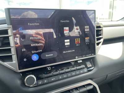 2022 Toyota Tundra Crew Cab, $48999. Photo 11
