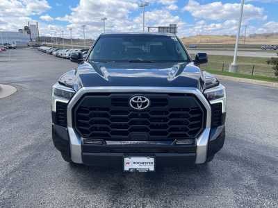 2022 Toyota Tundra Crew Cab, $48999. Photo 2