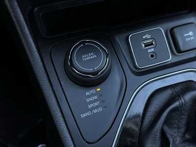 2019 Jeep Cherokee, $18999. Photo 11