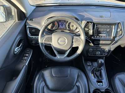2019 Jeep Cherokee, $18999. Photo 6