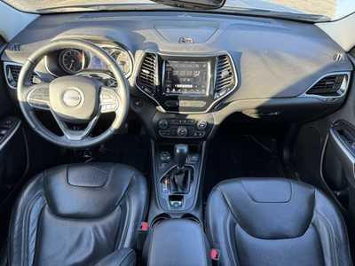 2019 Jeep Cherokee, $18999. Photo 7