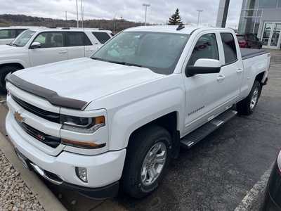 2019 Chevrolet 1500 Ext Cab, $28999. Photo 2
