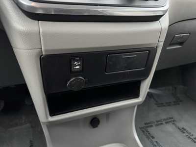 2017 Toyota Sienna, $22000. Photo 11