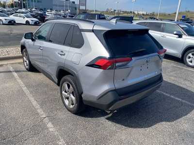 2021 Toyota RAV4, $36500. Photo 5