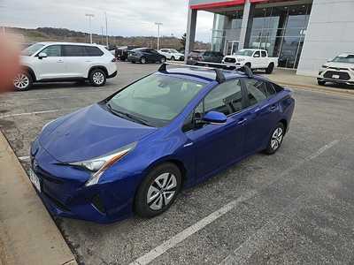 2018 Toyota Prius, $19000. Photo 2