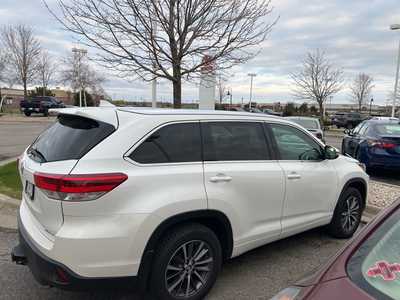 2017 Toyota Highlander, $24200. Photo 3