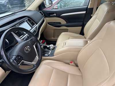 2017 Toyota Highlander, $24200. Photo 7