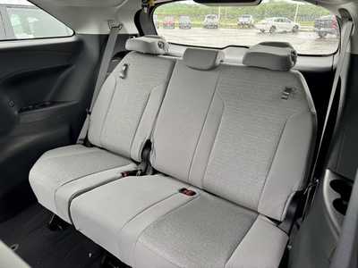 2025 Toyota Sienna, $44665. Photo 7