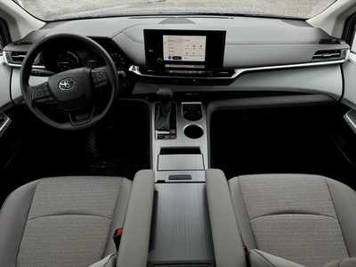 2025 Toyota Sienna, $44665. Photo 9