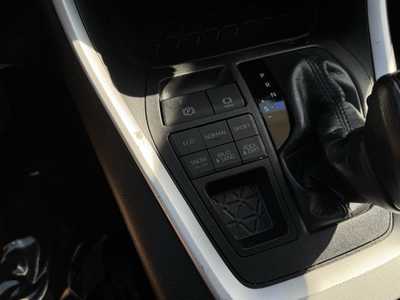 2021 Toyota RAV4, $29498. Photo 12