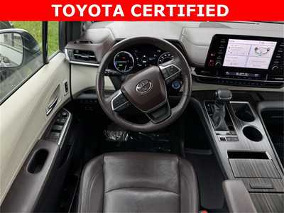 2022 Toyota Sienna, $50299. Photo 11