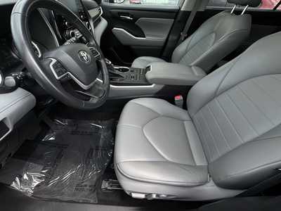 2022 Toyota Highlander, $39499. Photo 4