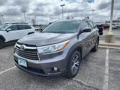 2016 Toyota Highlander, $20000. Photo 2