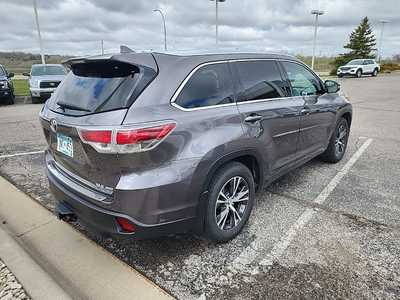2016 Toyota Highlander, $20000. Photo 4