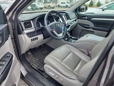 2016 Toyota Highlander, $20000. Photo 5