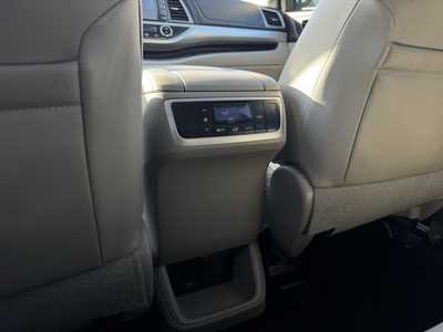 2016 Toyota Highlander, $19499. Photo 9