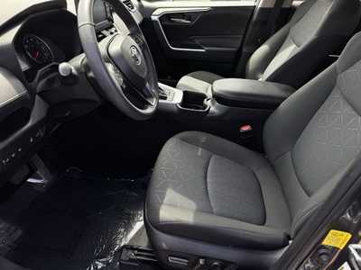 2022 Toyota RAV4, $33498. Photo 5